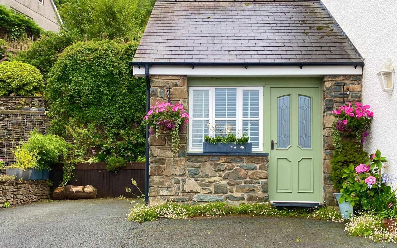 Snowdonia Snug - Studio Style Accommodation Dolgellau Esterno foto